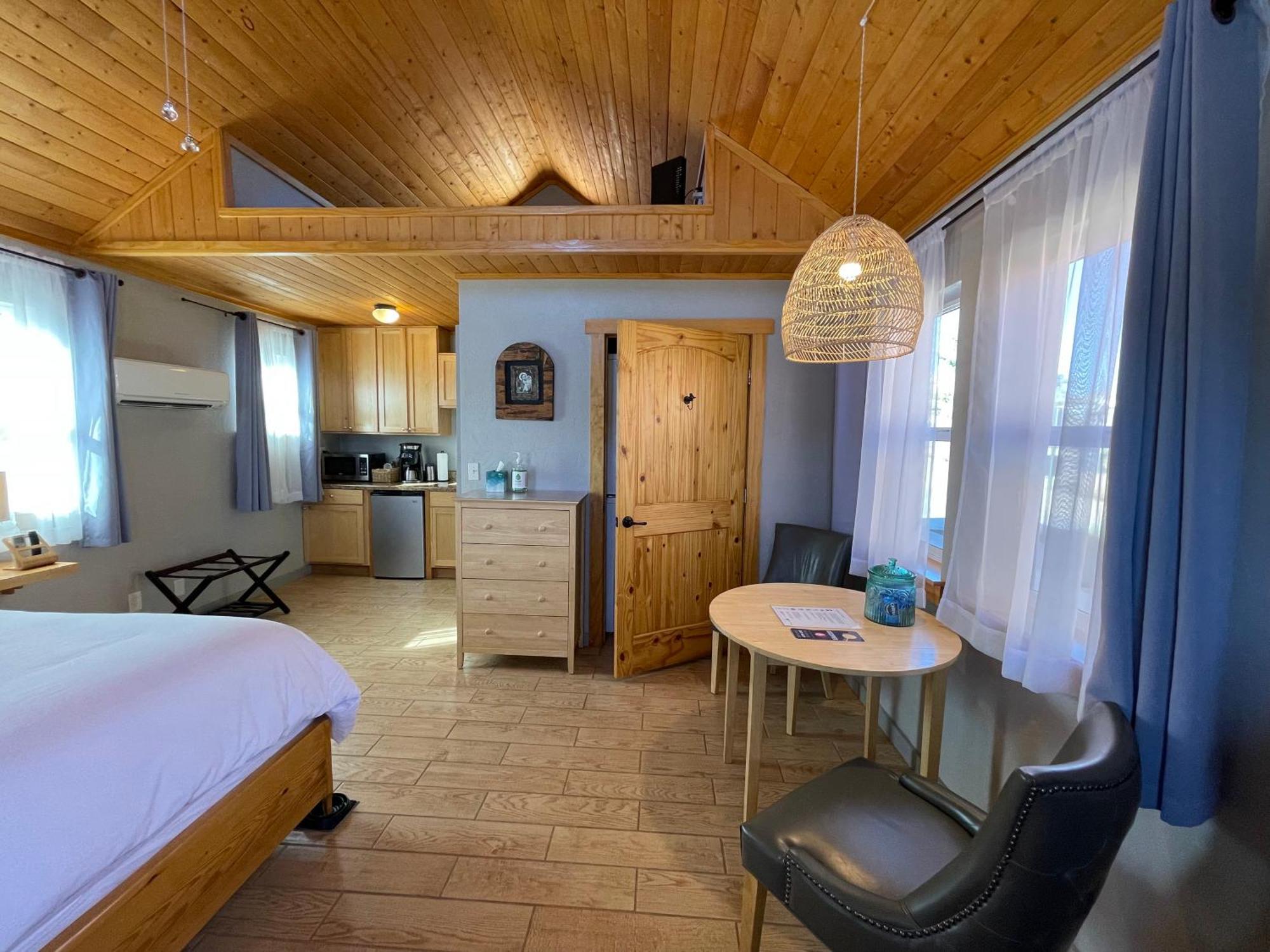 Willow Street Cottages Блафф Экстерьер фото